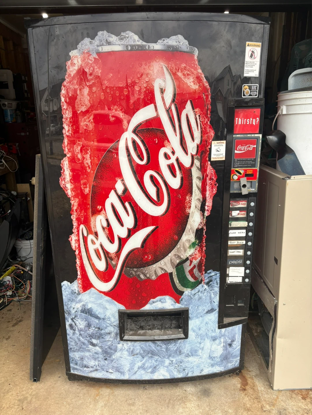Coca-Cola Vending Machine - photo 2