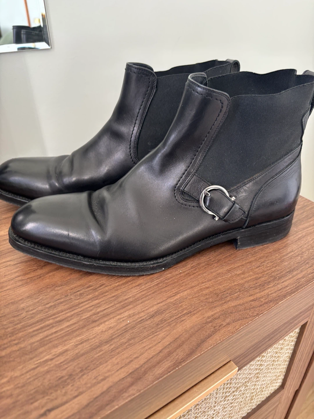 Salvatore Ferragamo Black Leather Chelsea Boots Size 10 - photo 3