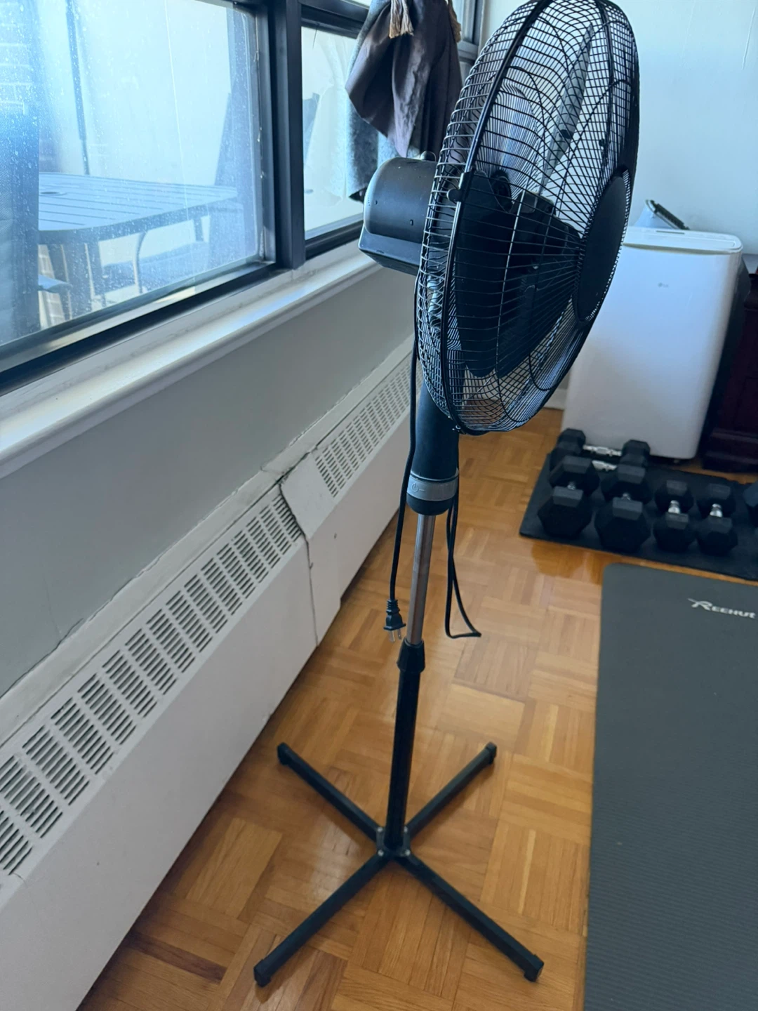 16” Oscillating Pedestal Fan - photo 3