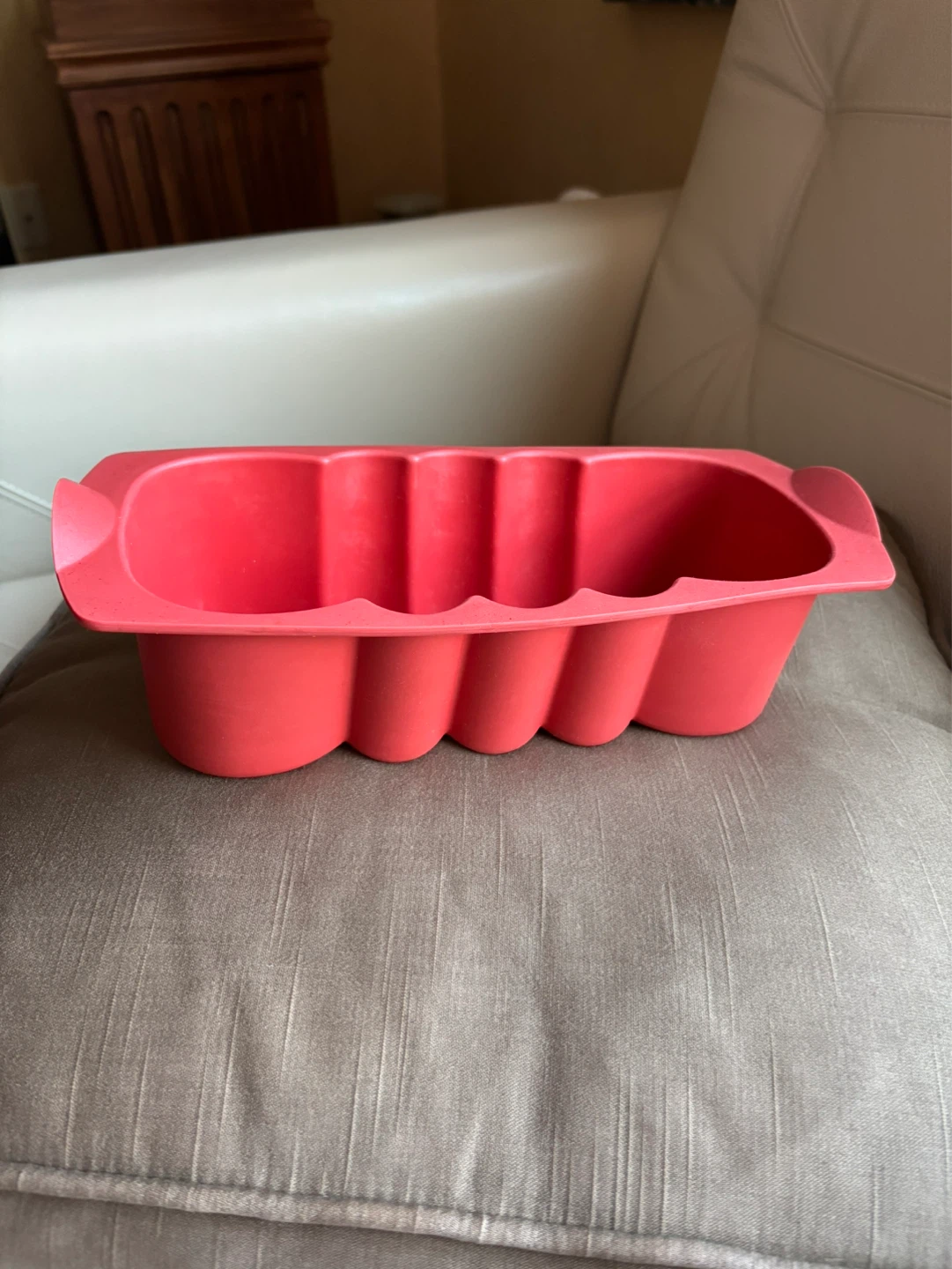 Tupperware Silicone Loaf Form - photo 2