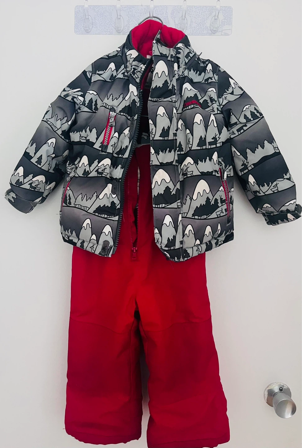 OshKosh B'gosh Snowsuit Set ( 2T)