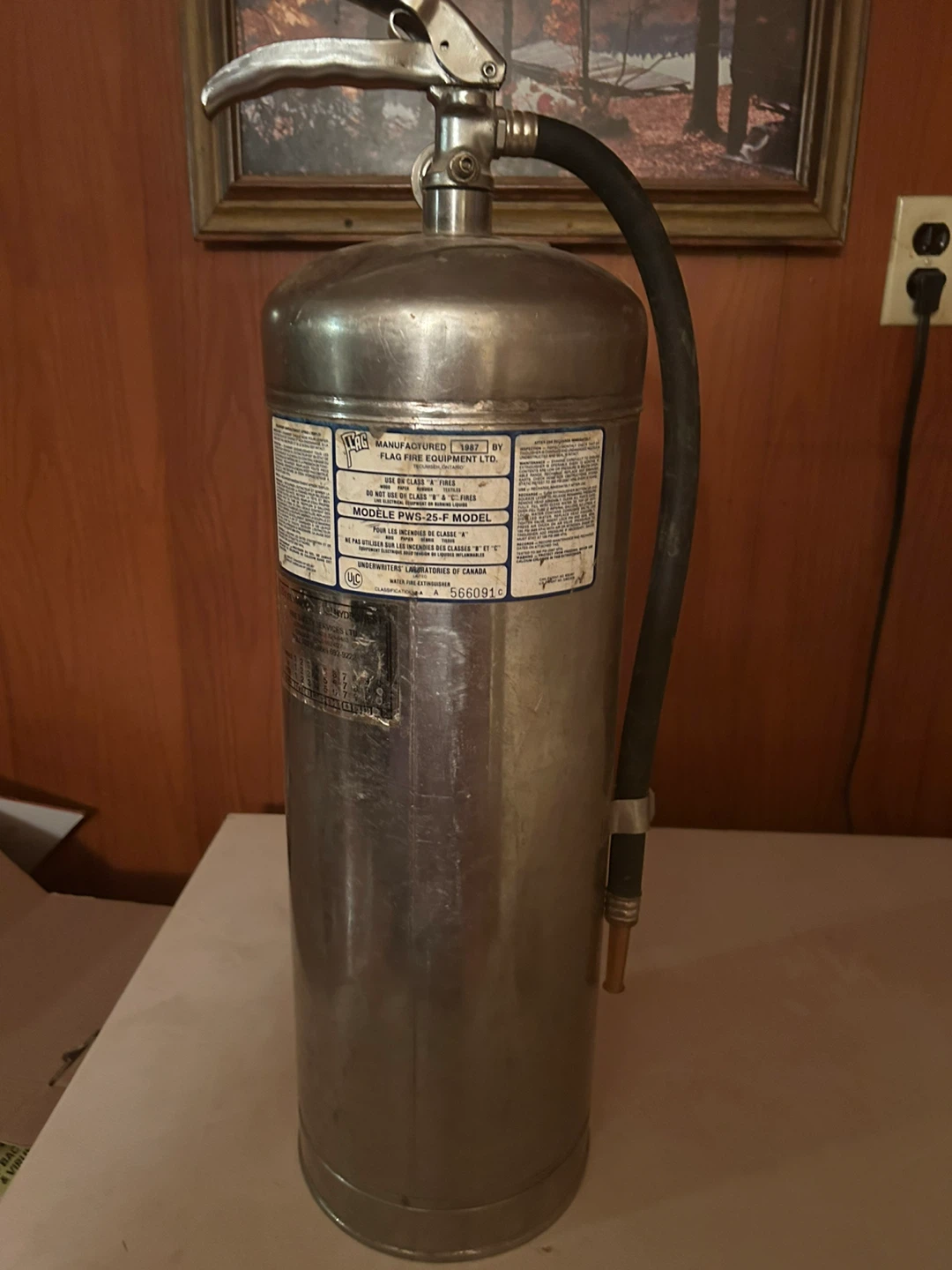 Flag Fire Equipment Ltd. PW5-25-F Fire Extinguisher - photo 2