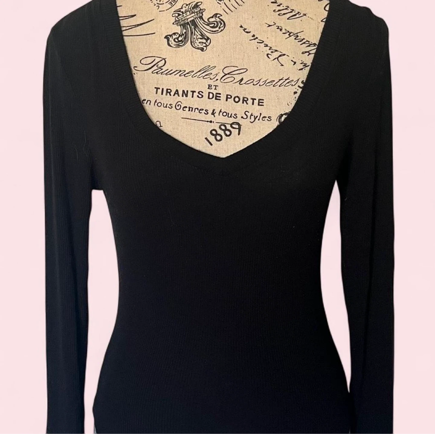 Black Ribbed V-Neck Long Sleeve Top