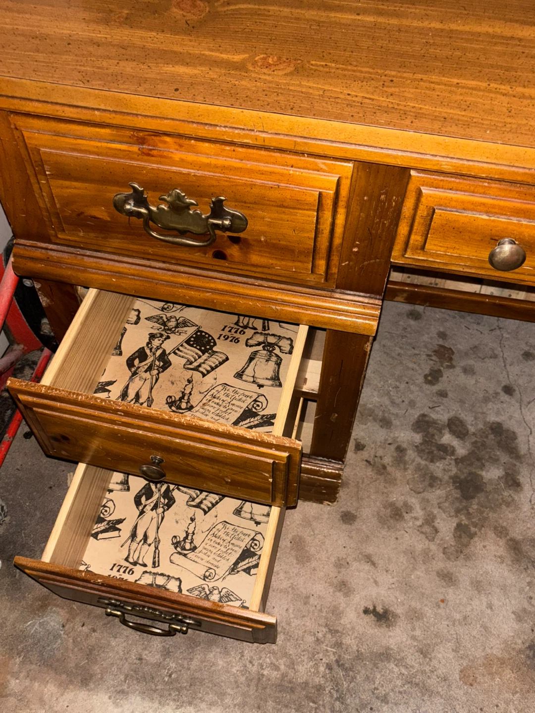 Wooden Desk with Drawer Liners - photo 5