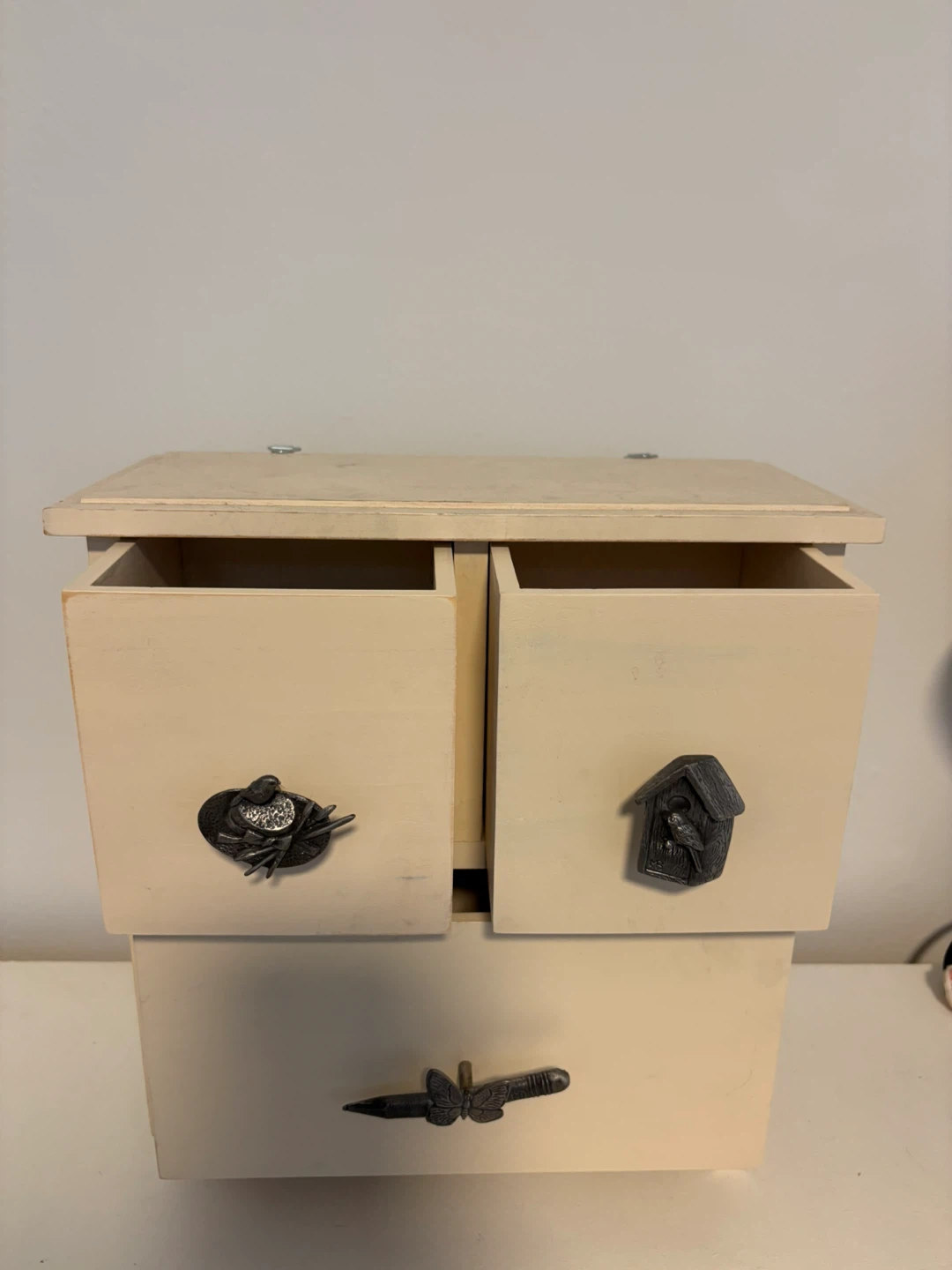 Cream Jewellery Box with Bird and Butterfly Drawer Pulls - photo 2