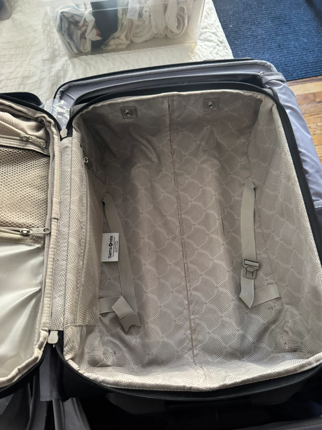 Samsonite Black Rolling Carry on suitcase - photo 3
