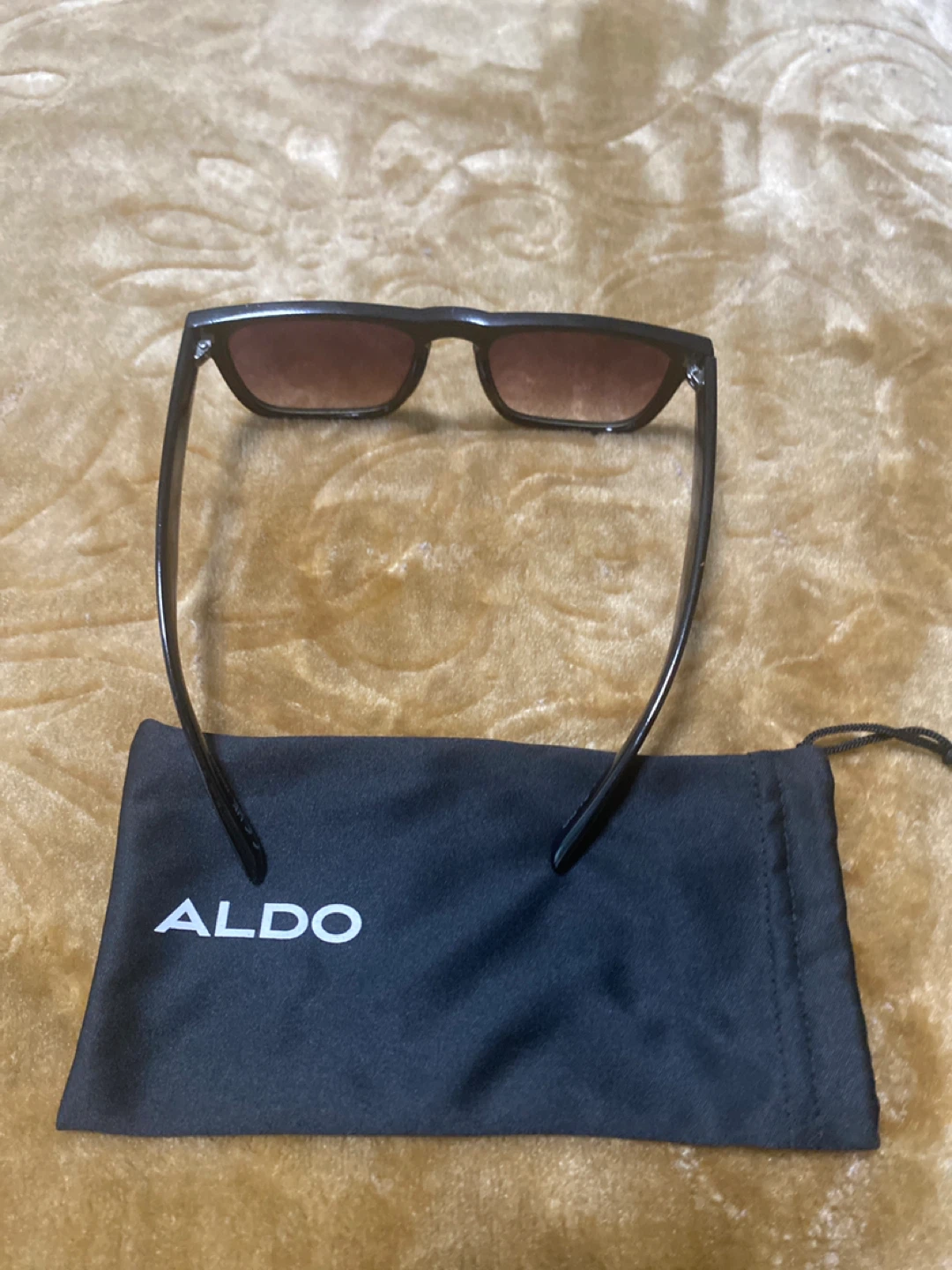 ALDO Sunglasses with Pouch - photo 3