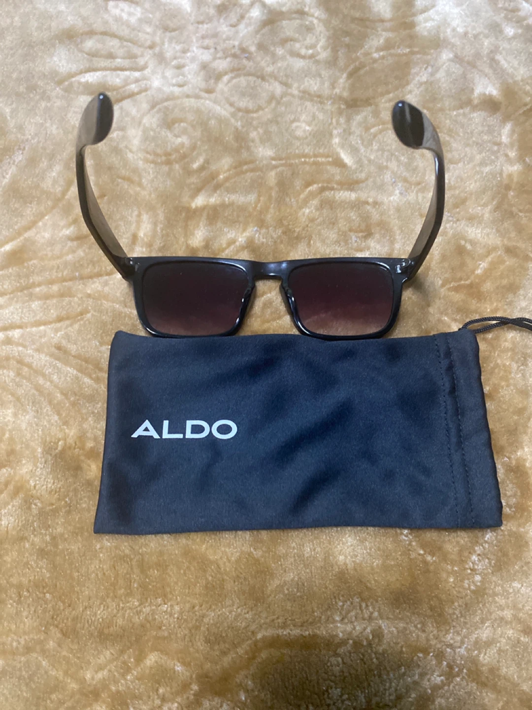 ALDO Sunglasses with Pouch - photo 2