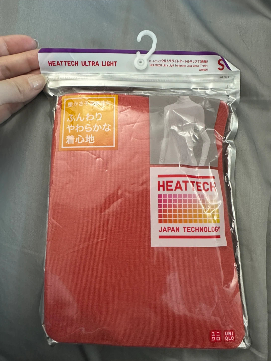 From Japan- UNIQLO HEATTECH Ultra Light Turtleneck - photo 2