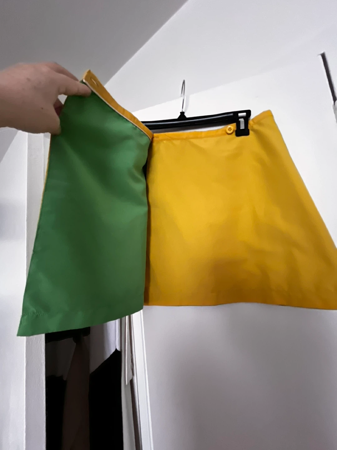 Yellow and Green Reversible mini Skirt Medium Size - photo 4