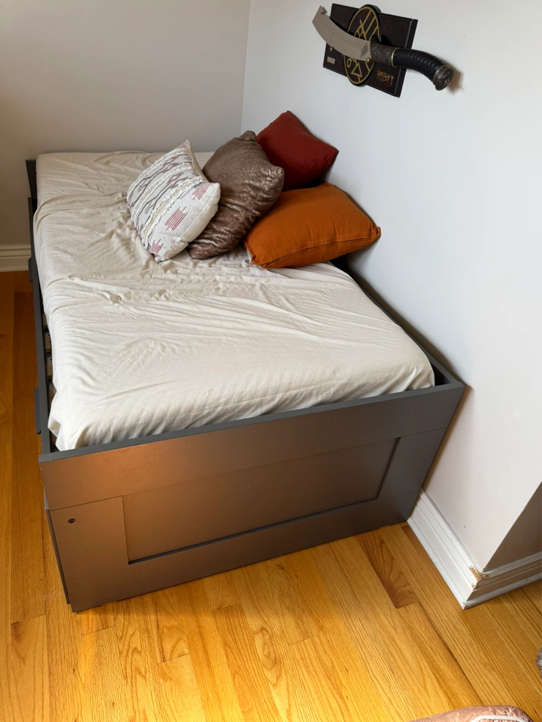 IKEA Hemnes Daybed with 2 Drawers - Gray