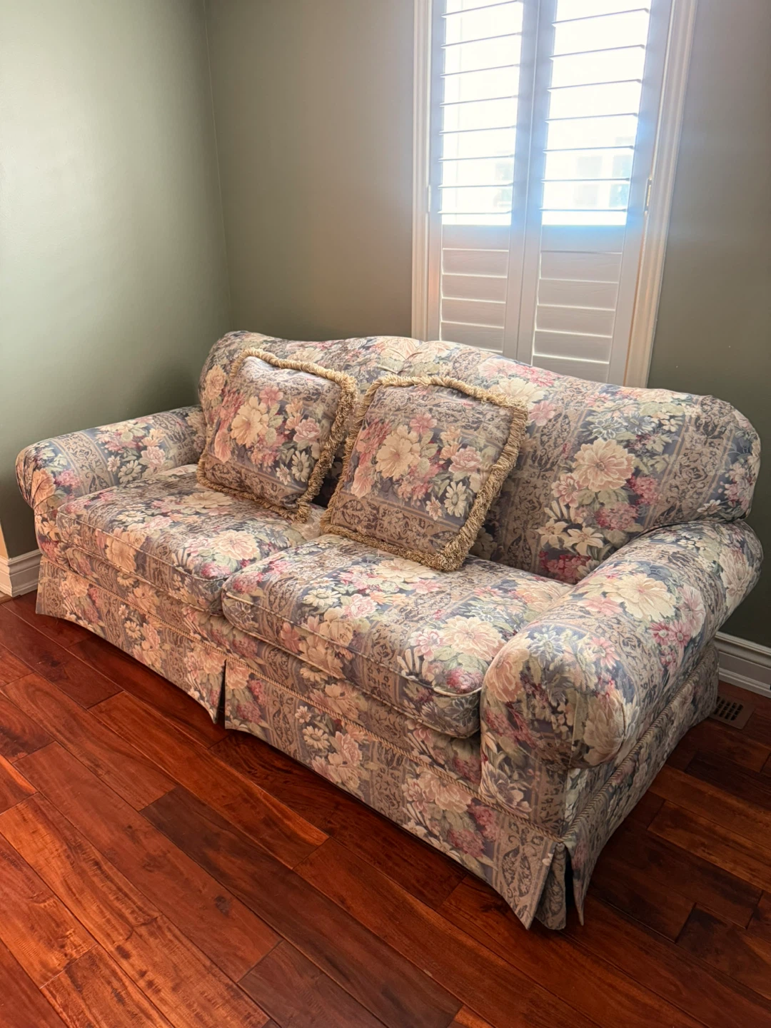 Floral Sofa with Decorative Pillows - photo 4