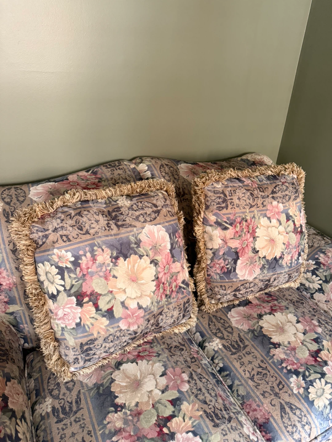 Floral Sofa with Decorative Pillows - photo 2