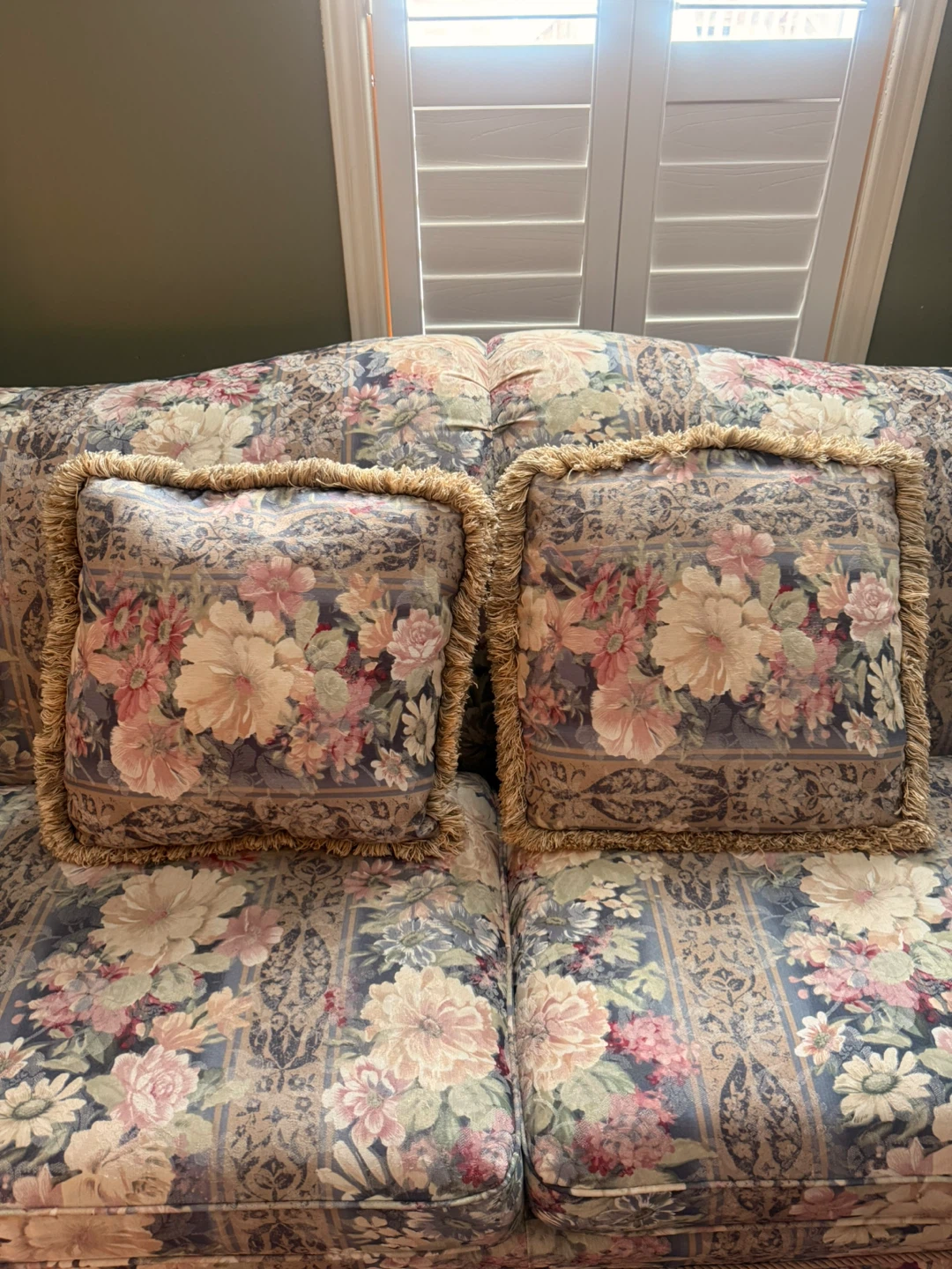 Floral Sofa with Decorative Pillows - photo 3