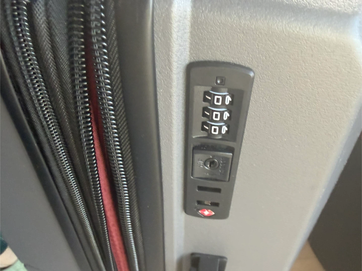 Air Canada 23” luggage - photo 2