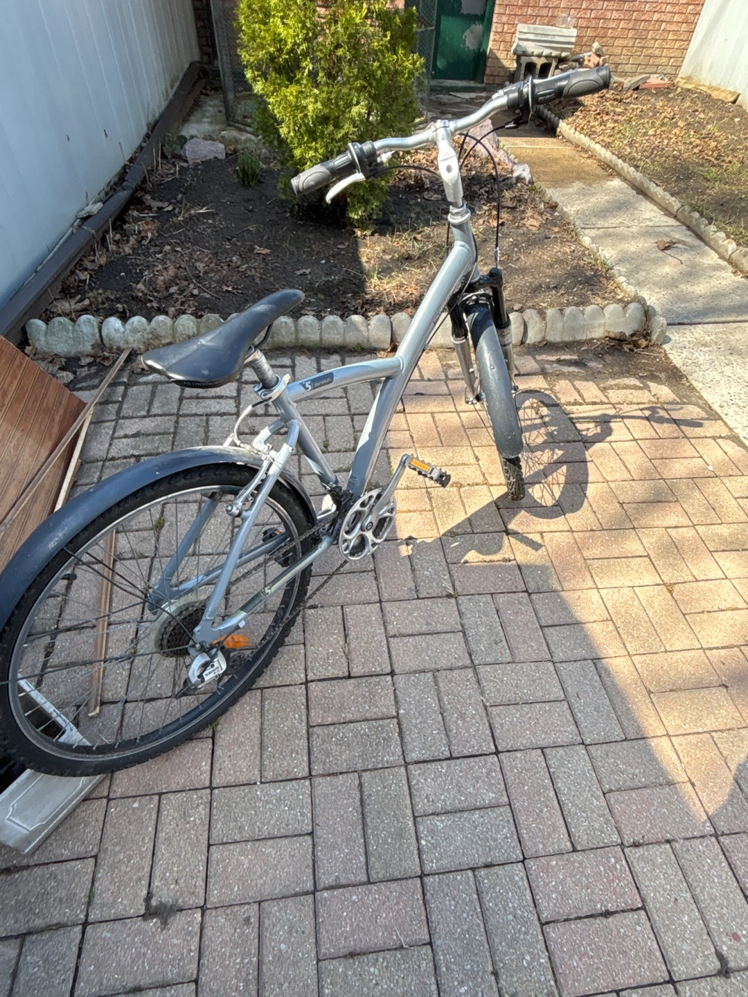 B'Twin Aluminium Hybrid Bike