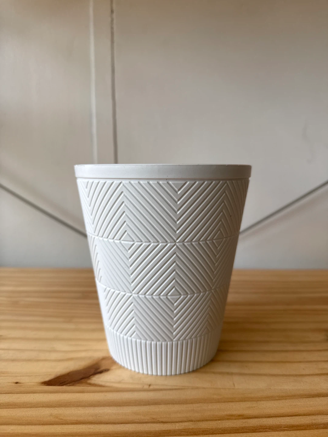 White Geometric Pattern Planter Pot