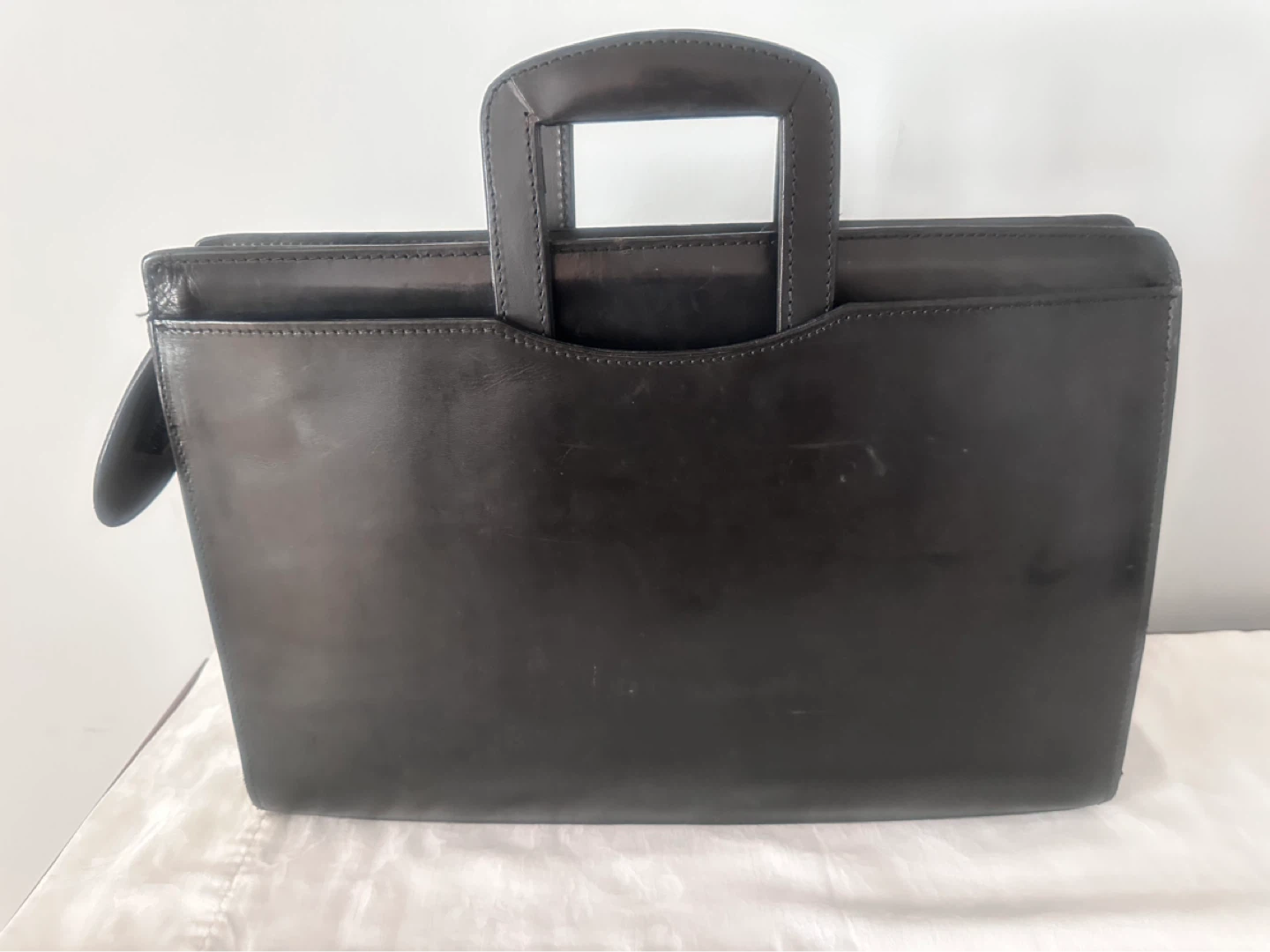 Tilley black leather standalone briefcase