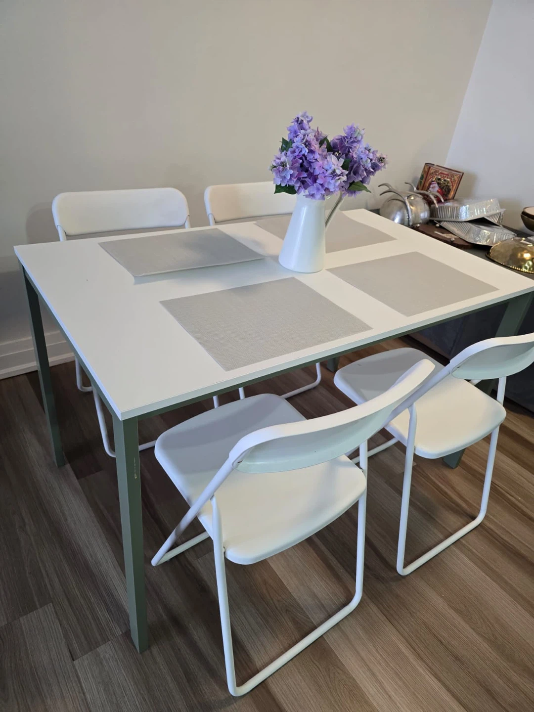 White Dining Table with 4 Folding Chairs