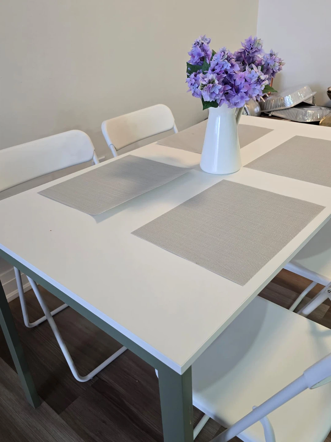 White Dining Table with 4 Folding Chairs - photo 3