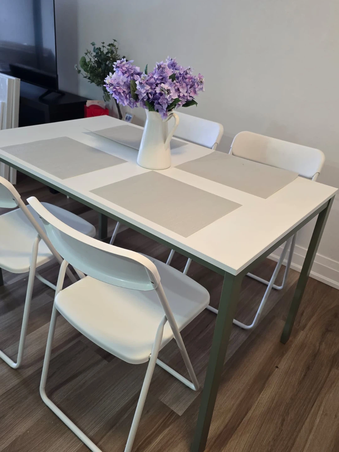 White Dining Table with 4 Folding Chairs - photo 2
