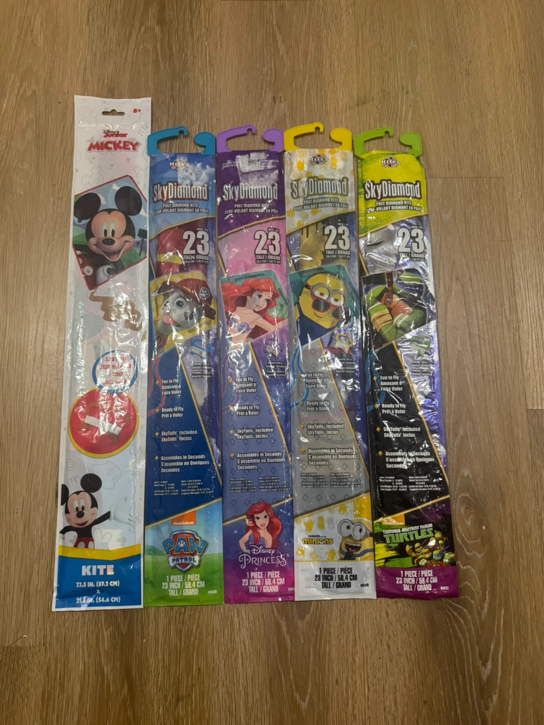 Skydiamond Kite for Kids 23”