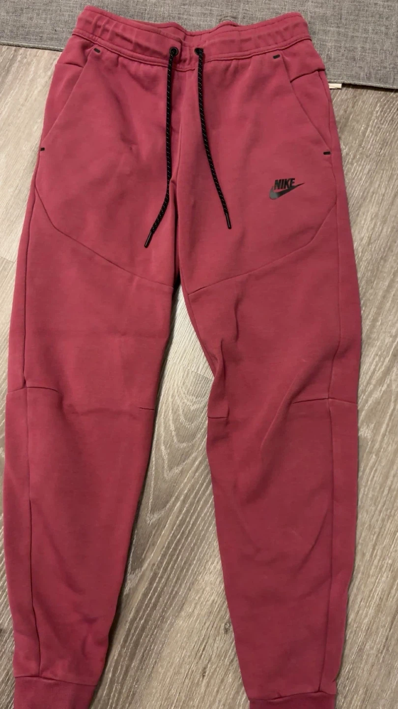 Nike Tech Fleece Jogger Pants - Red