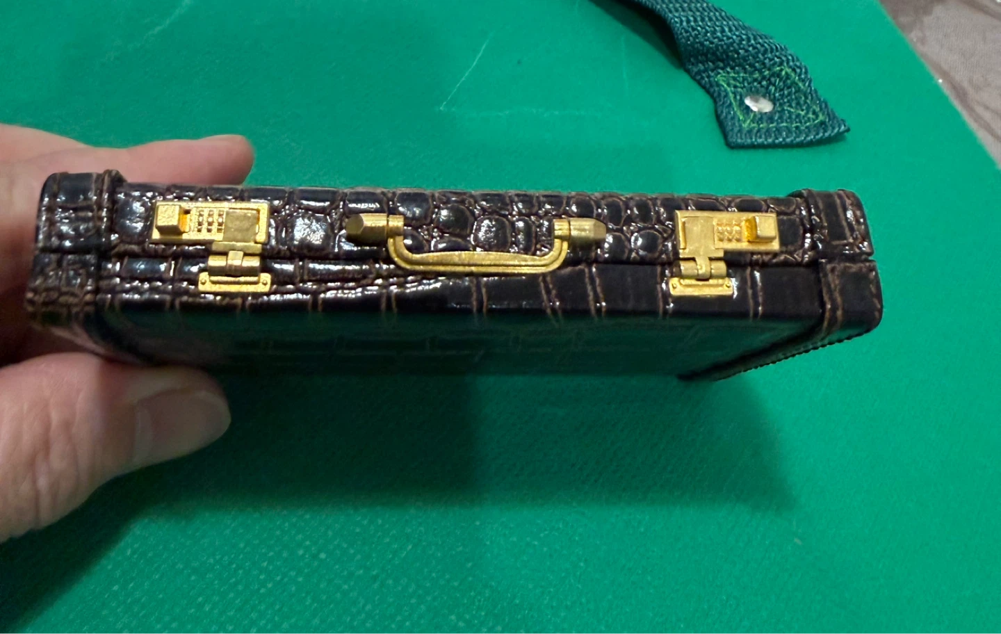 Bally Crocodile Embossed Card Holder - photo 2