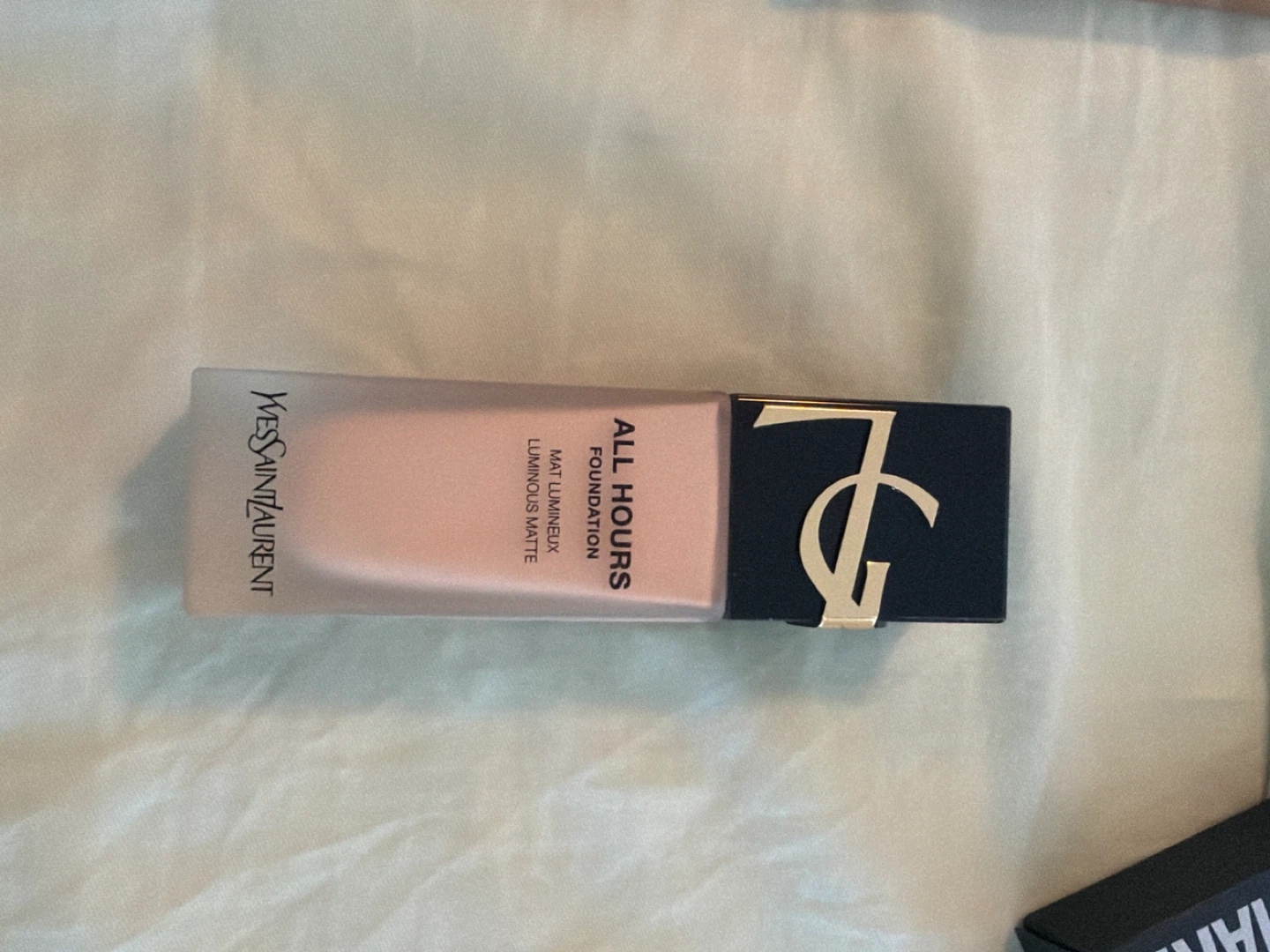 Yves Saint Laurent All Hours Foundation LN1