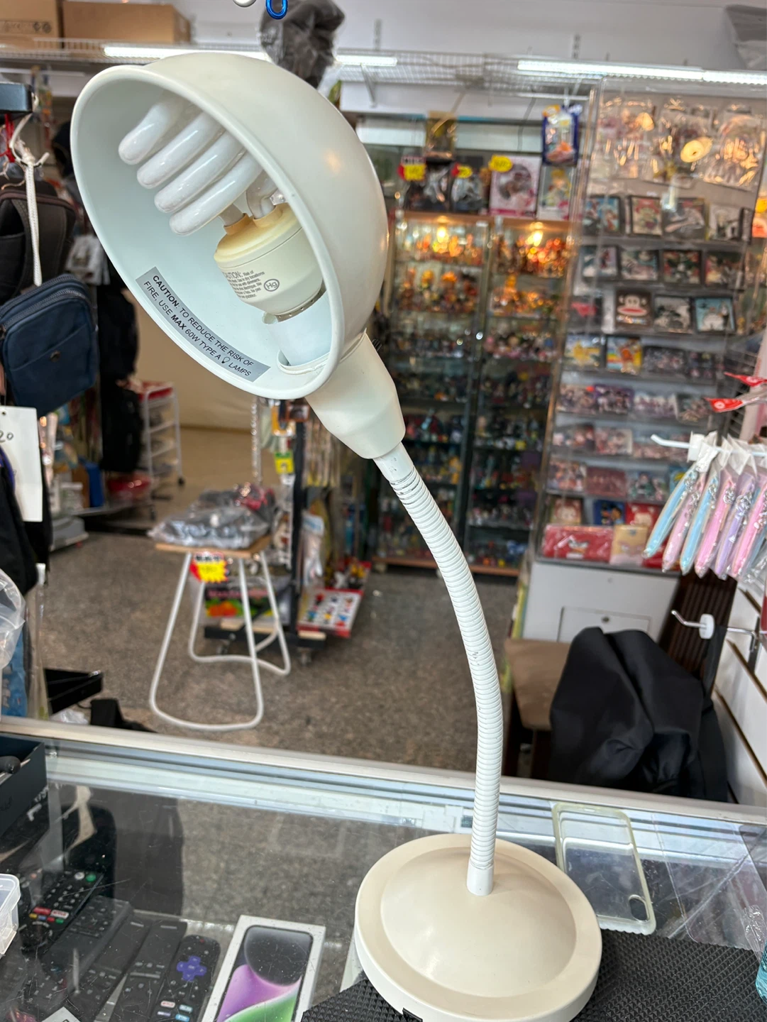Cream Desk Lamp with Gooseneck
