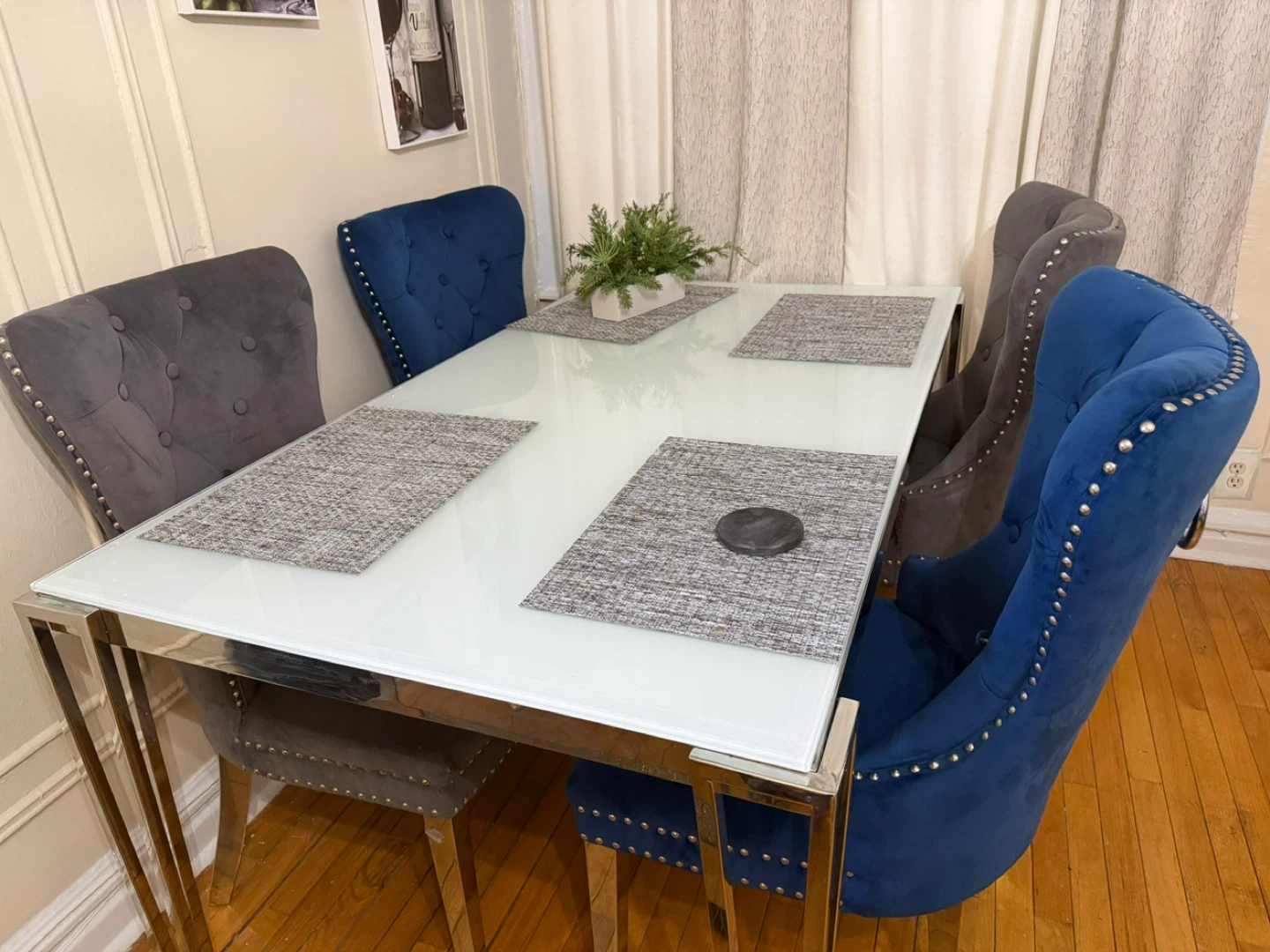 White Glass Top Dining Table with Chrome Legs