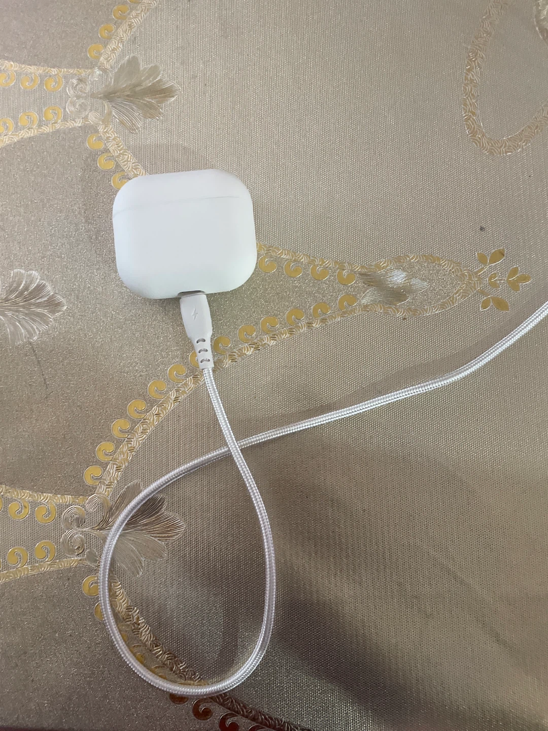 Apple AirPods Pro (3rd Generation) with white cover - photo 4