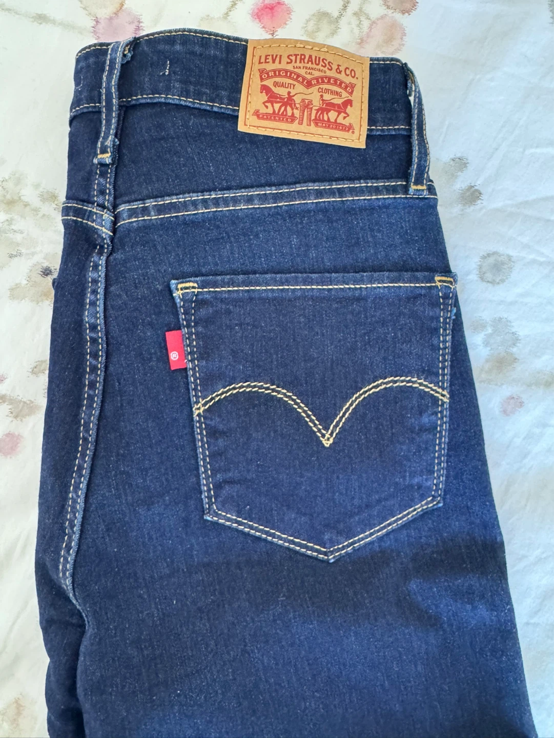 Levi's Women's 721 High-Rise Skinny Jeans - Dark Wash Size 26