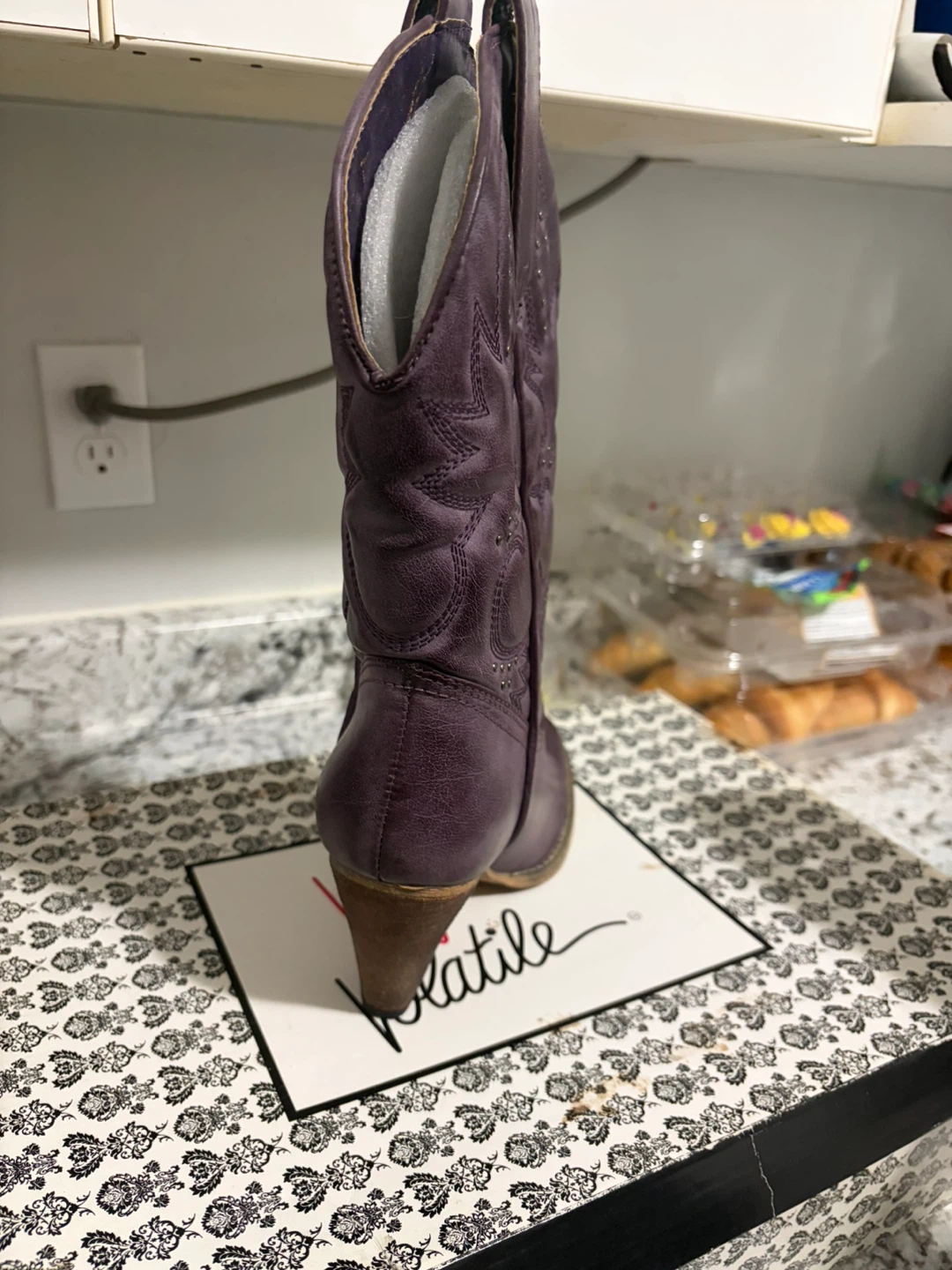 Very Volatile Denver Cowboy Boots Size 8 - photo 3