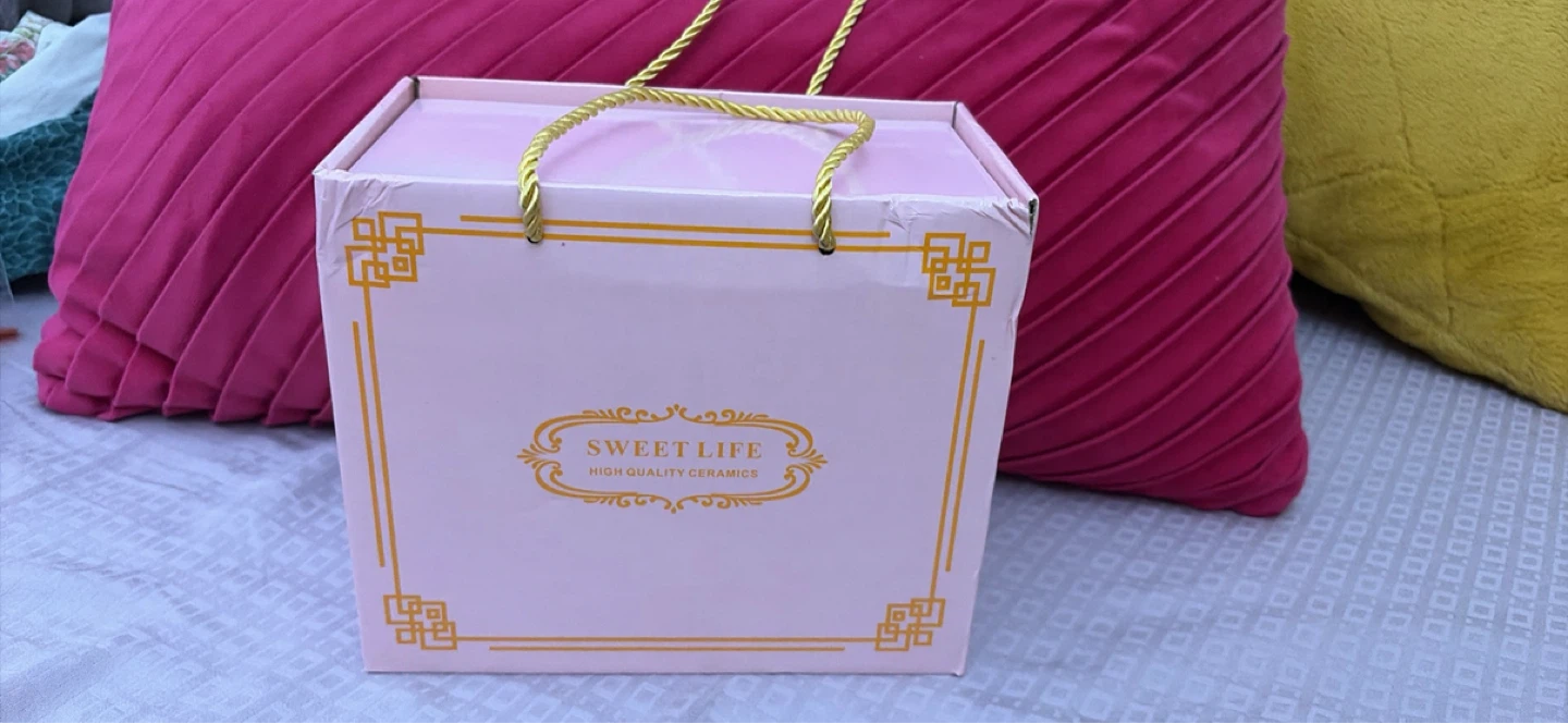 Sakura 🌸 themed mug set with golden accents - photo 3