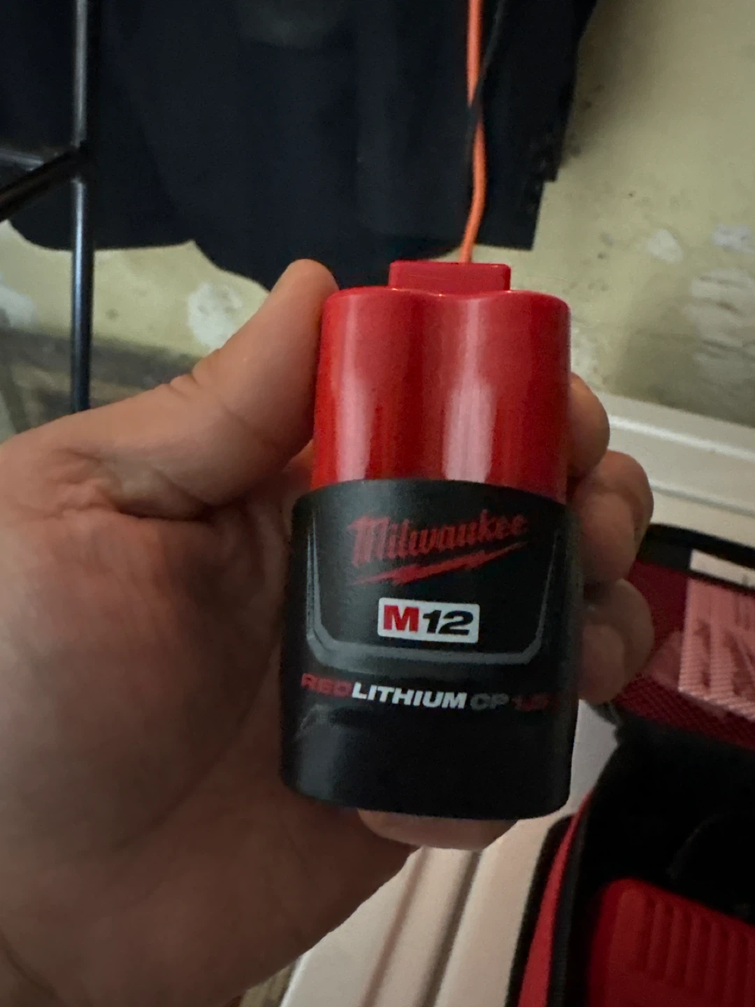 Milwaukee M12 Cordless Screwdriver Kit with Charger and Battery - photo 4