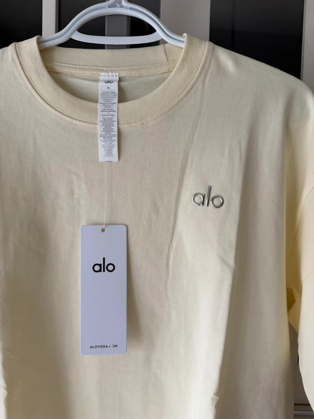 Alo Yoga T-Shirt - Pale Yellow - photo 4
