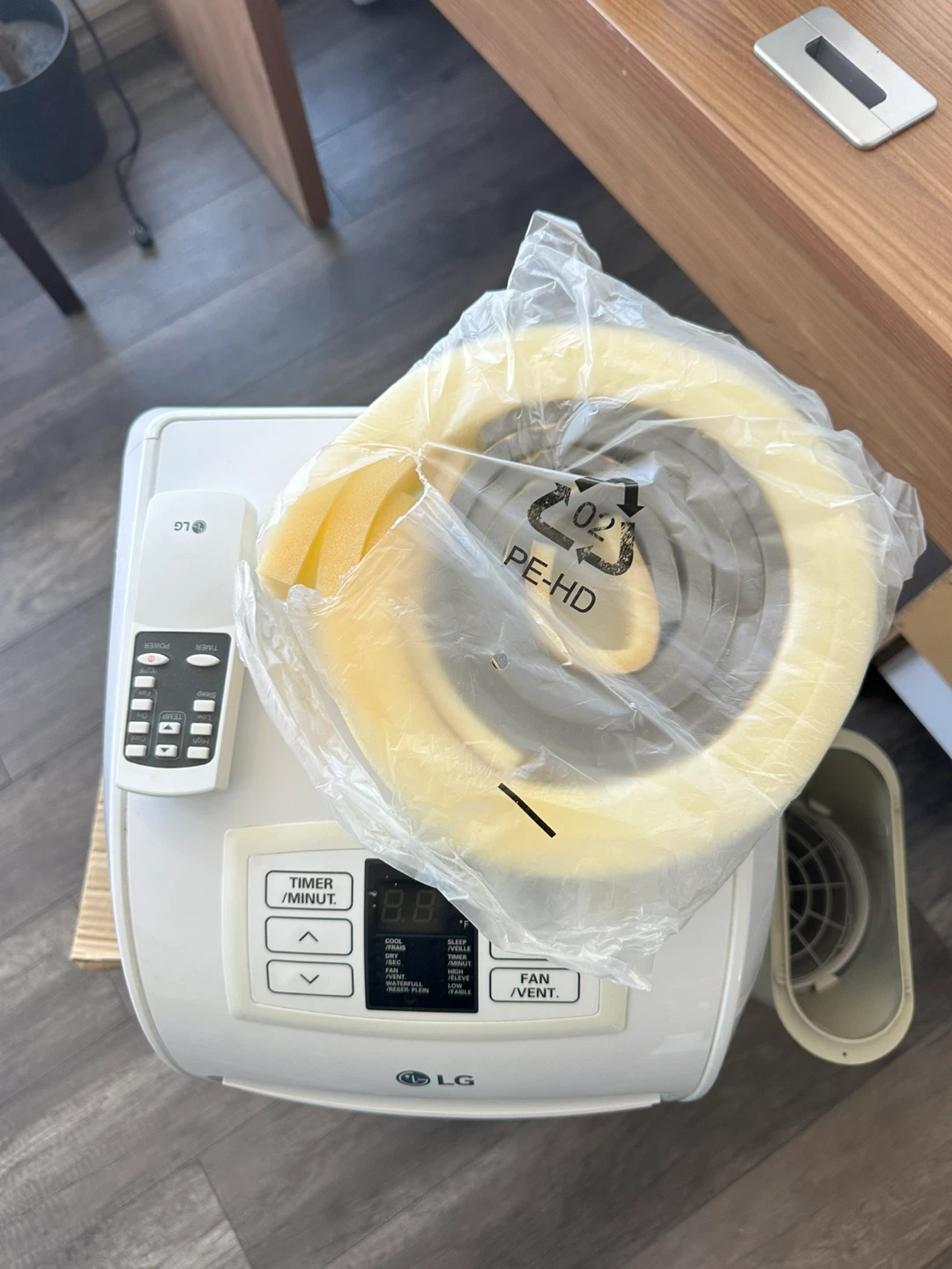 LG Portable Air Conditioner with Remote and Hose - photo 2