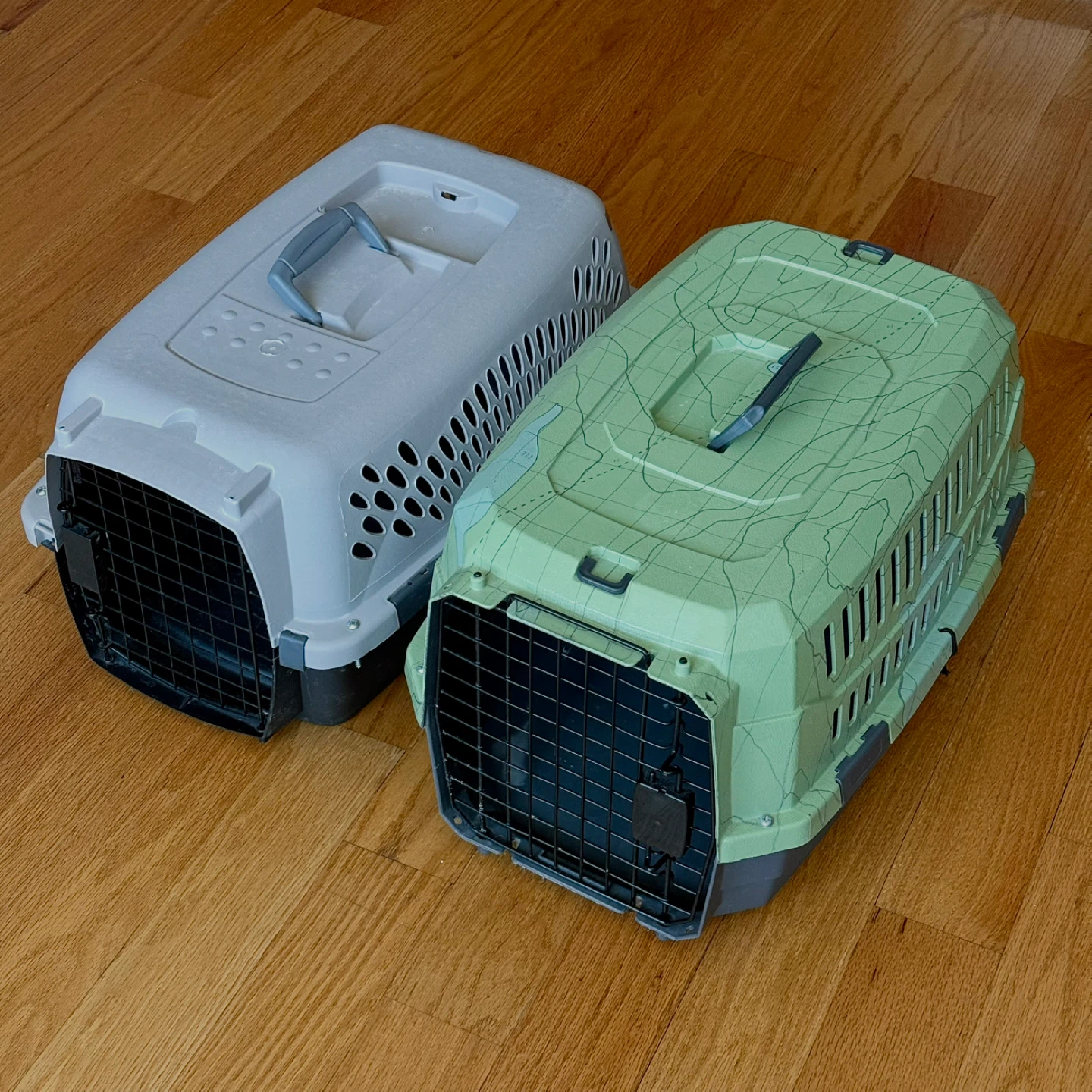 Pet Carrier Crate - Gray and Green Camo