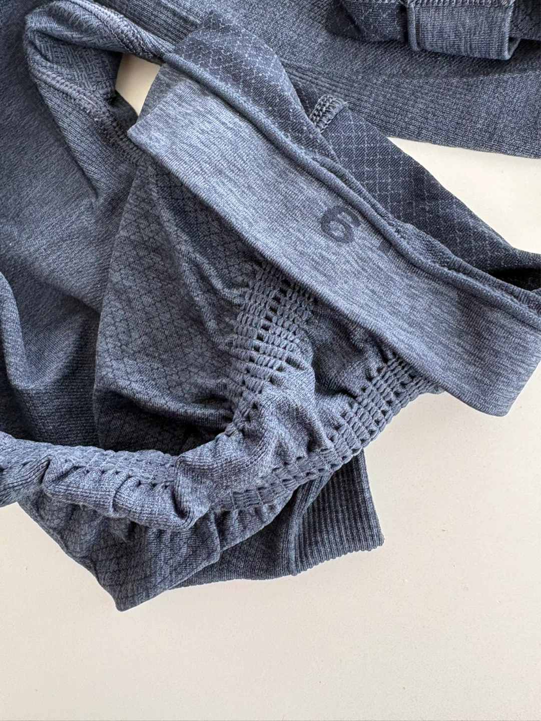 Lululemon Seamless Crop Leggings Size 6 - photo 5
