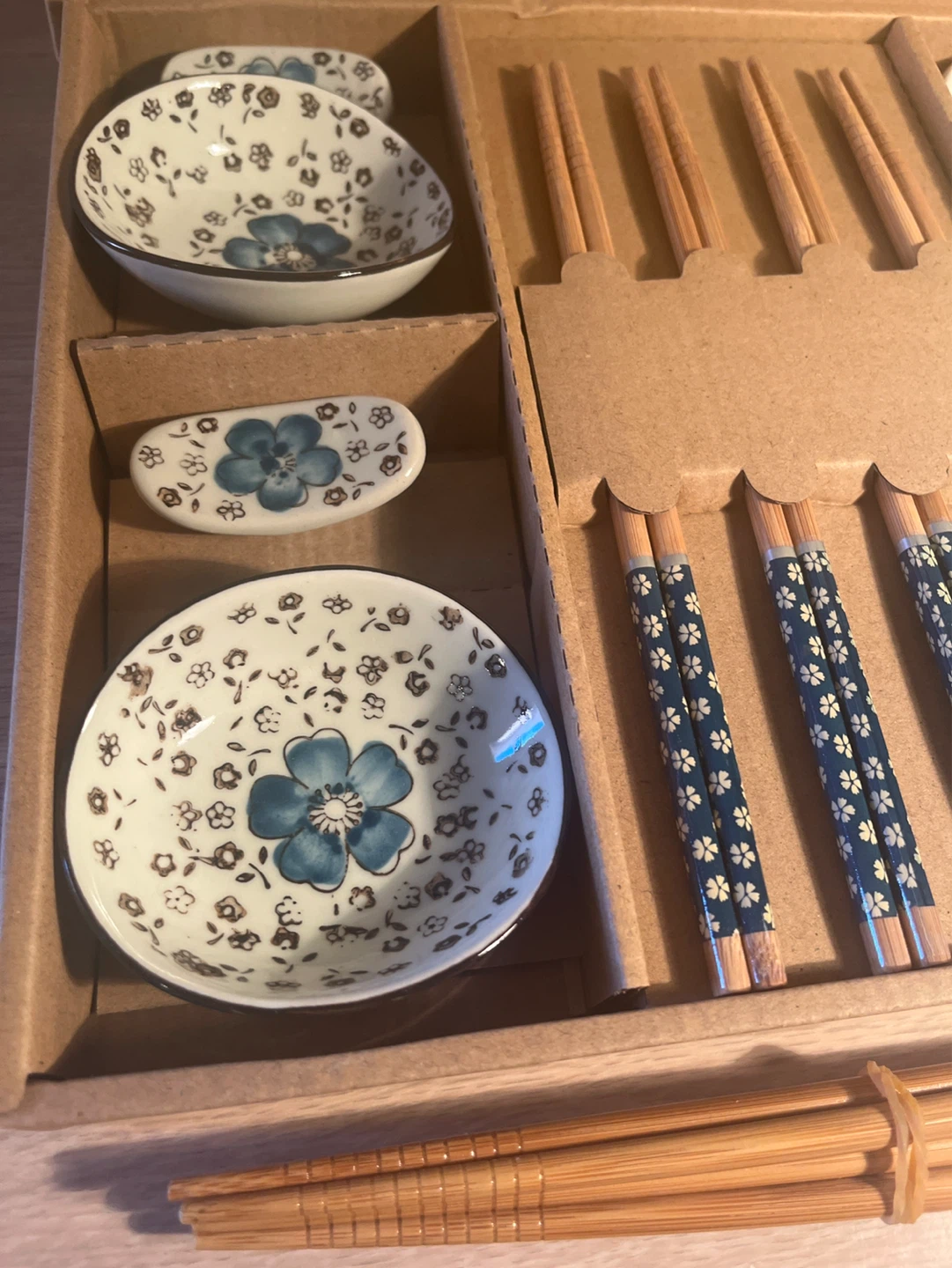 4-Person Chopstick and Dipping Bowl Set with Chopstick Rests