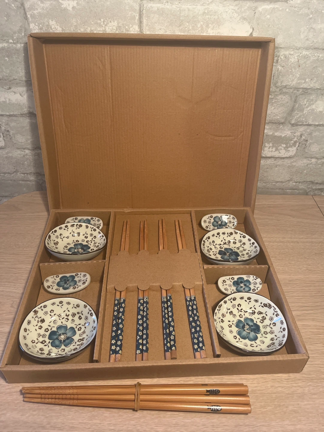 4-Person Chopstick and Dipping Bowl Set with Chopstick Rests - photo 2