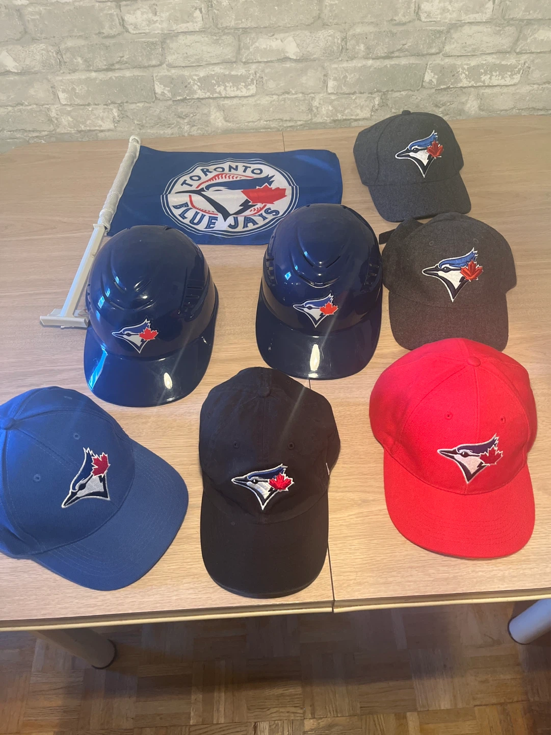 Toronto Blue Jays Baseball Caps & Helmets Lot