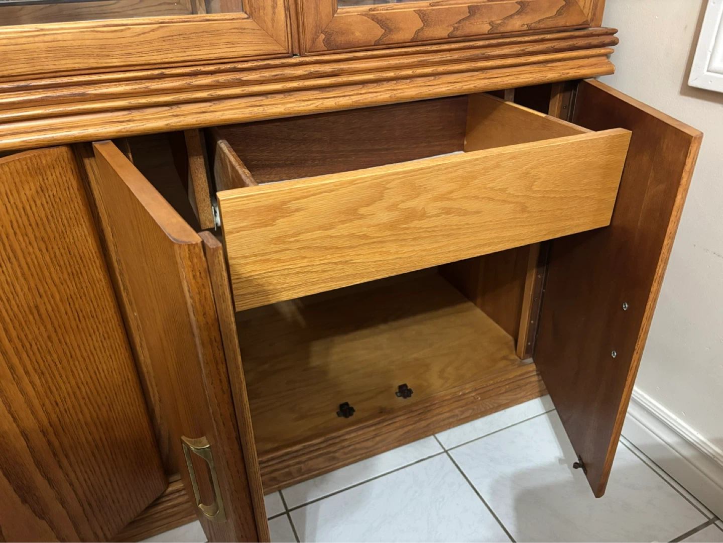 Solid Oak China Cabinet with Glass Doors - photo 4