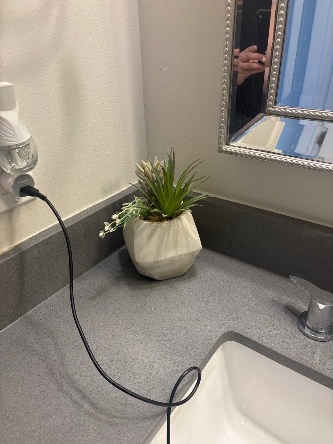 Set of 2 Geometric Faux Succulent Plants in Concrete Pots - photo 3