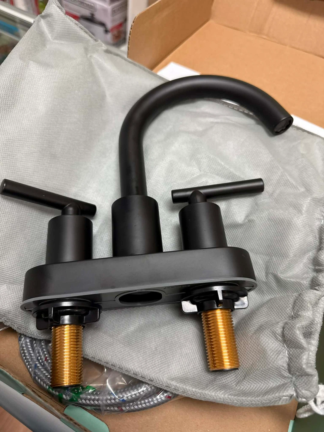 Black Double Handle Kitchen Faucet or bathroom