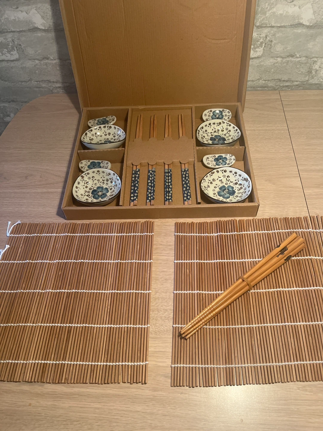 4-Person Chopstick and Dipping Bowl Set with Chopstick Rests - photo 3