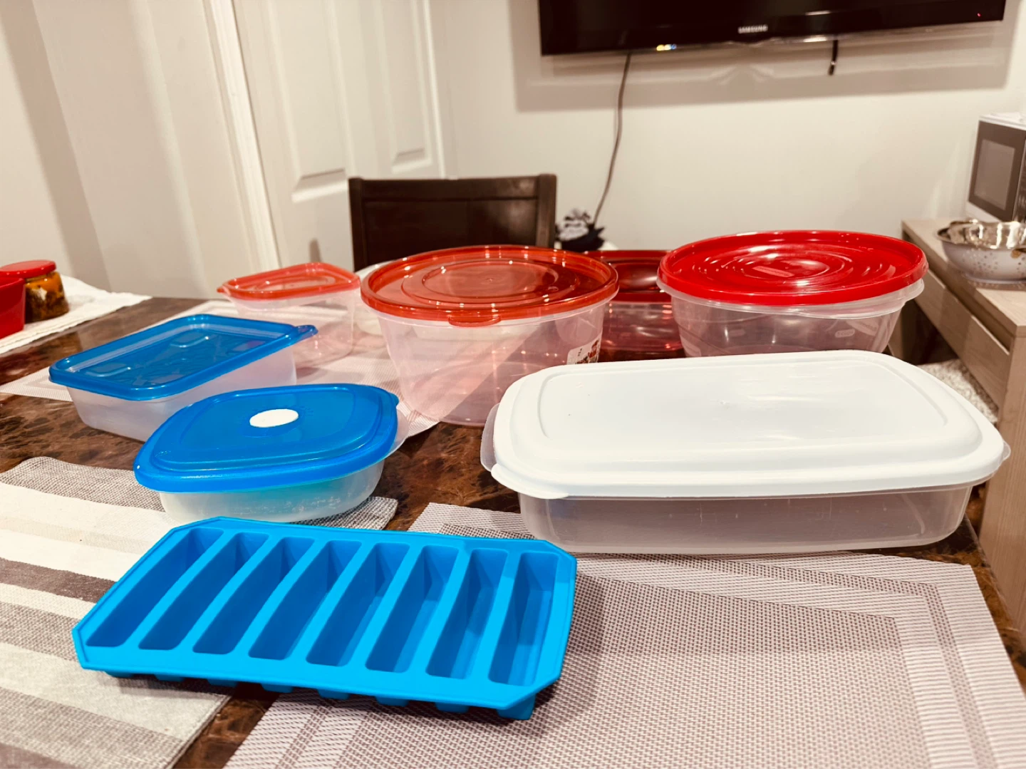Rubbermaid TakeAlongs Food Storage Containers Assorted Lot - photo 3