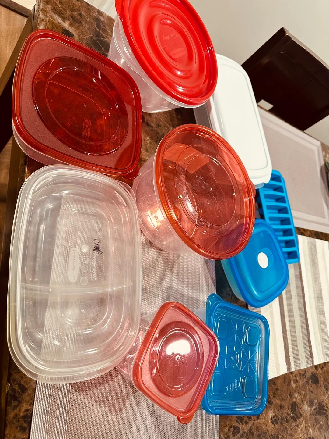 Rubbermaid TakeAlongs Food Storage Containers Assorted Lot - photo 2