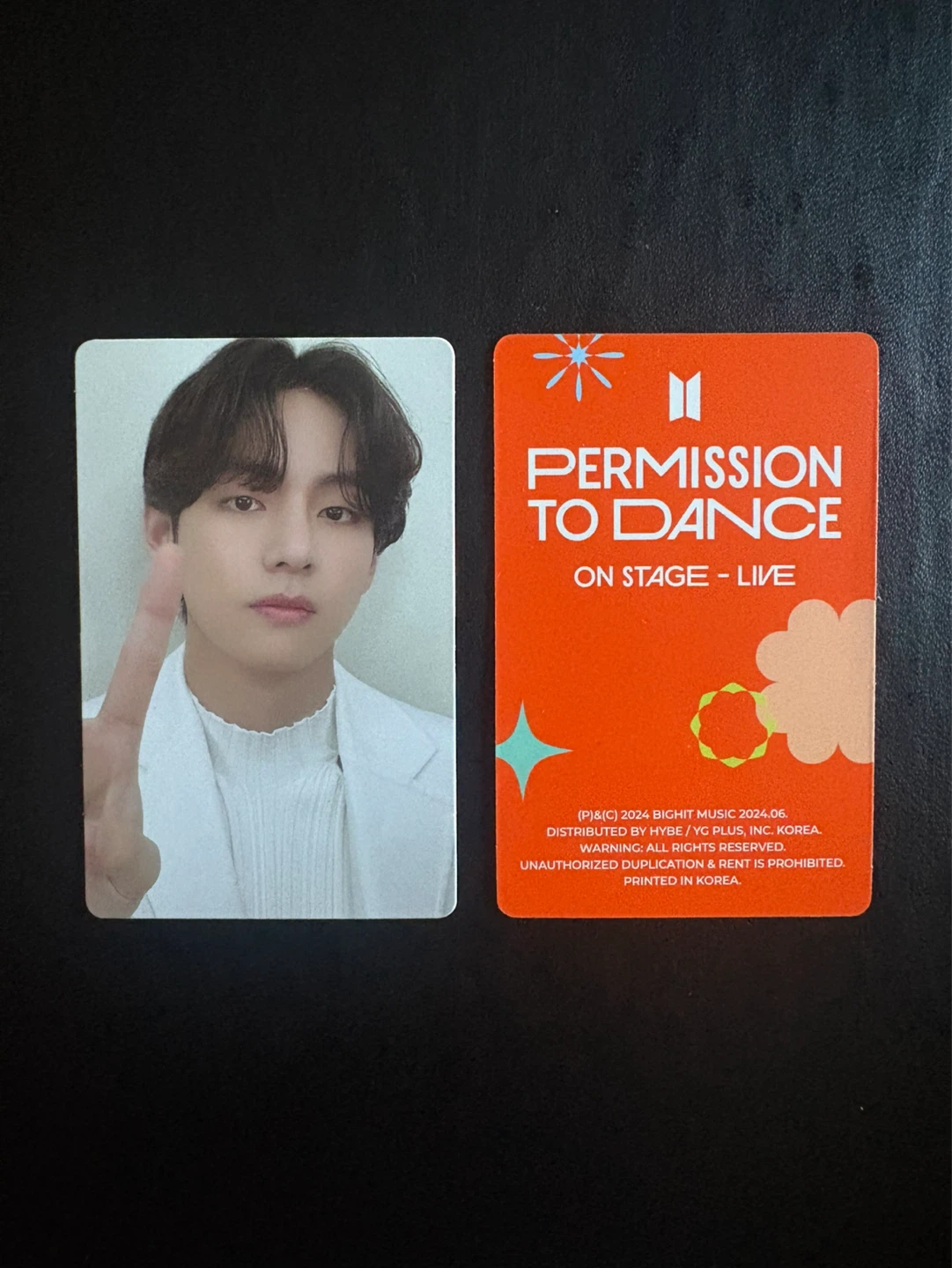 BTS - V (Taehyung) Official Photocard